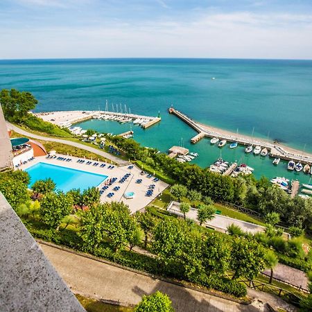 Albergo Capo Est Gabicce Mare Exteriör bild