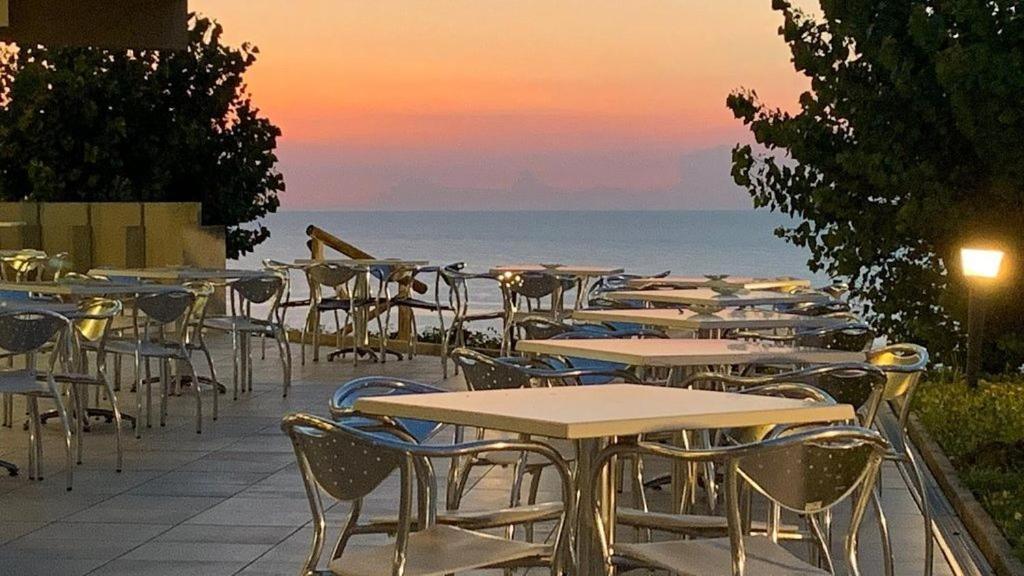 Albergo Capo Est Gabicce Mare Exteriör bild