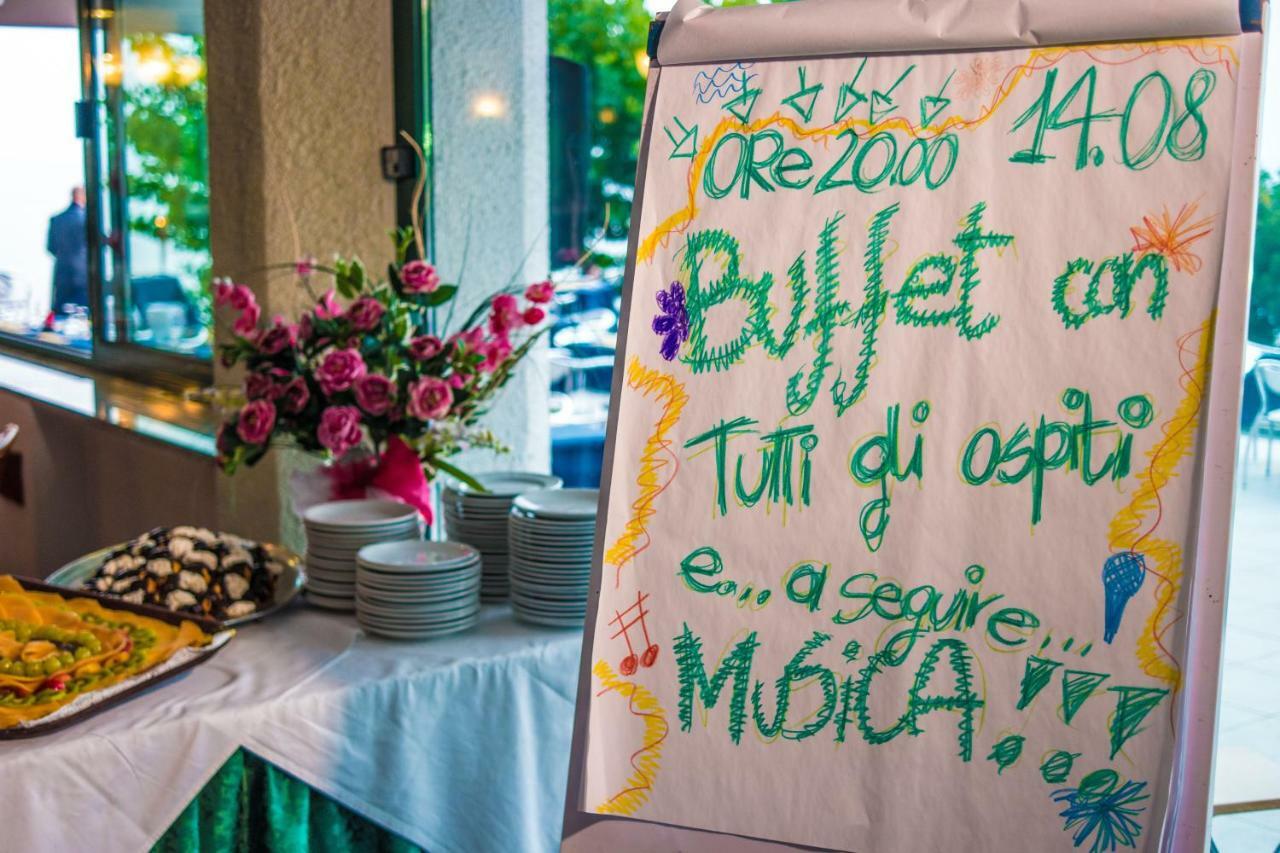 Albergo Capo Est Gabicce Mare Exteriör bild