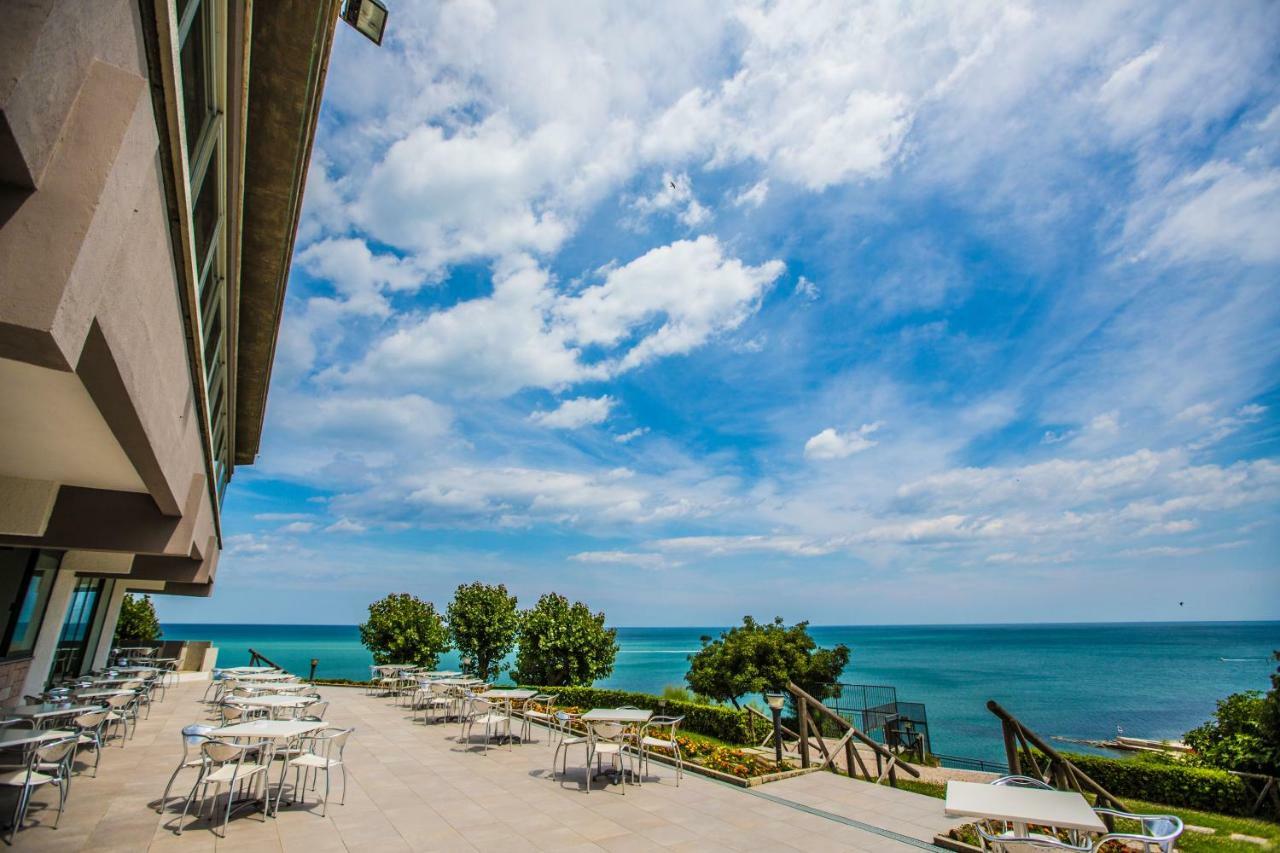 Albergo Capo Est Gabicce Mare Exteriör bild