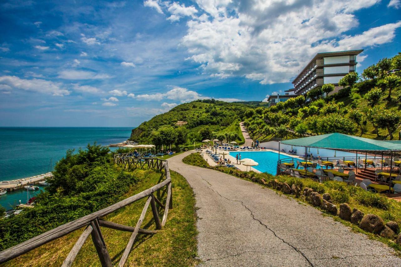 Albergo Capo Est Gabicce Mare Exteriör bild