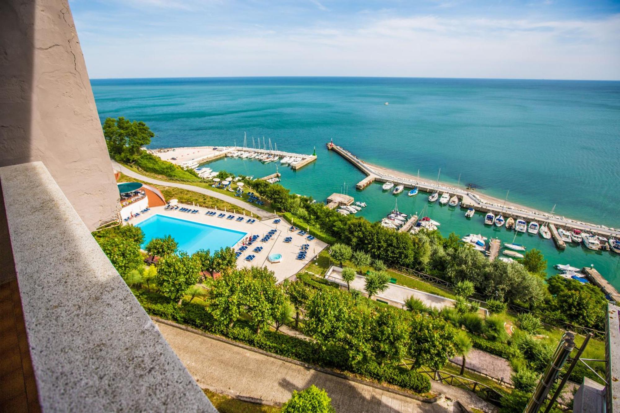 Albergo Capo Est Gabicce Mare Exteriör bild